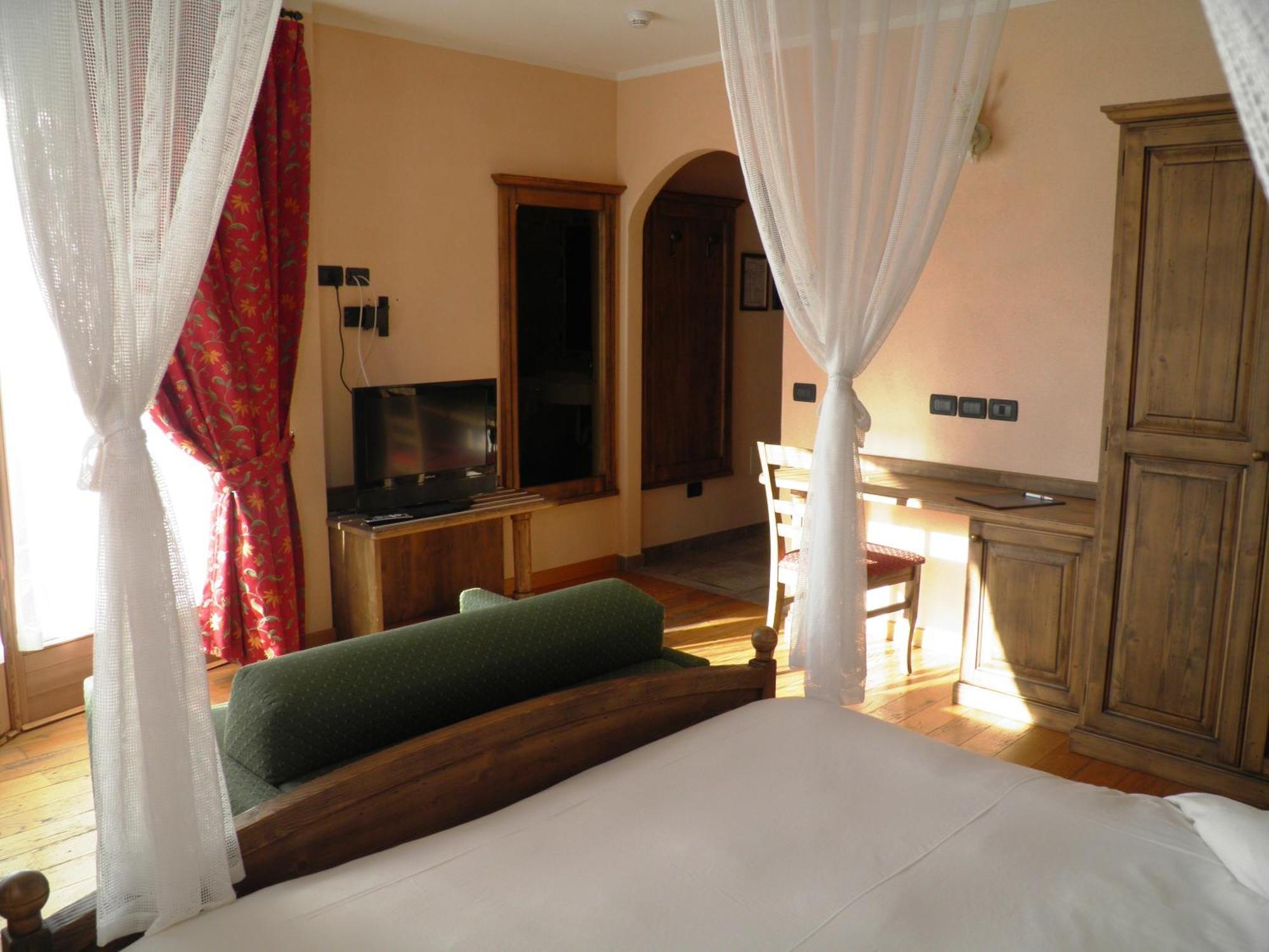 Hotel Pontiglia Livigno Ruang foto