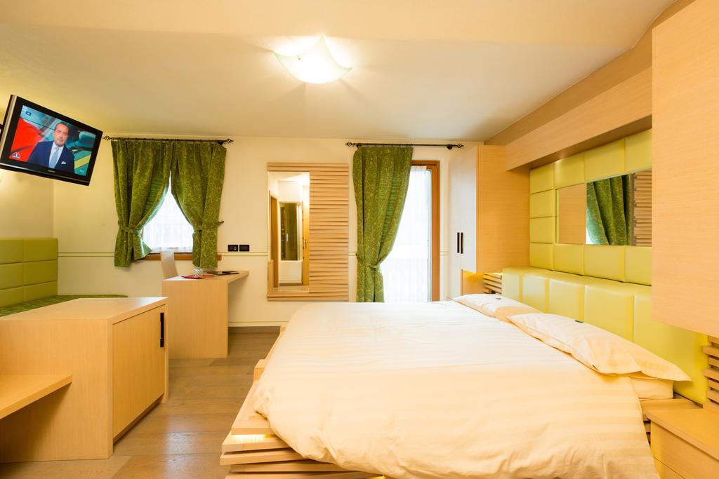 Hotel Pontiglia Livigno Bagian luar foto