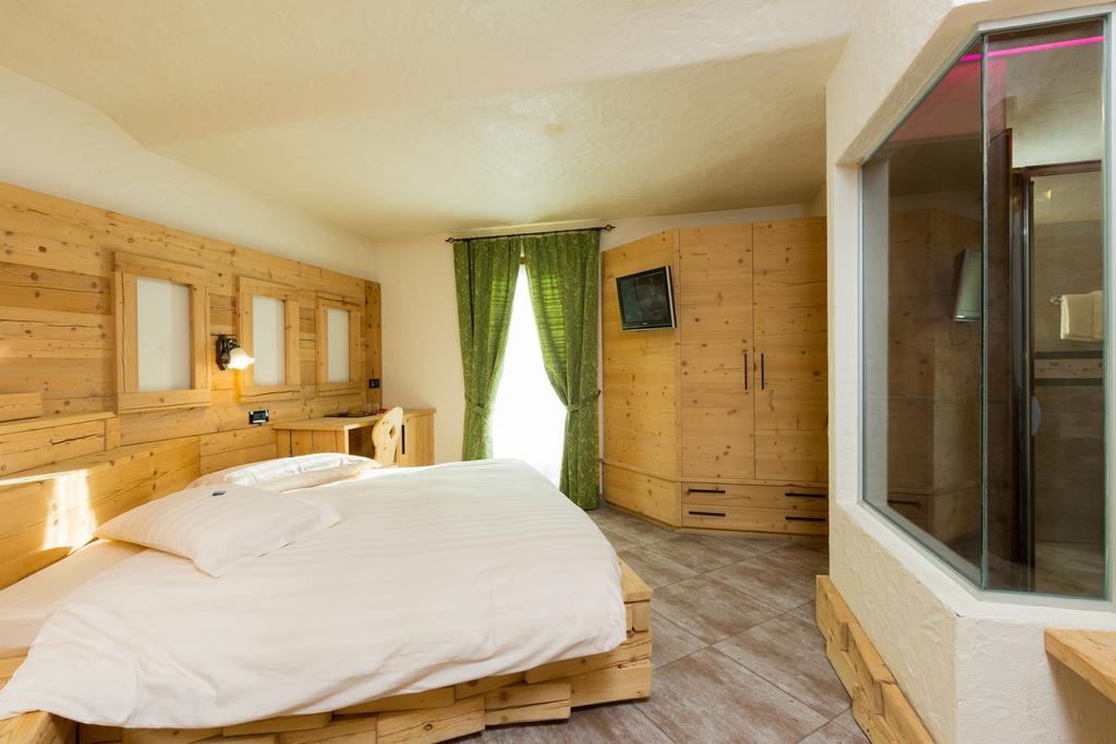 Hotel Pontiglia Livigno Bagian luar foto