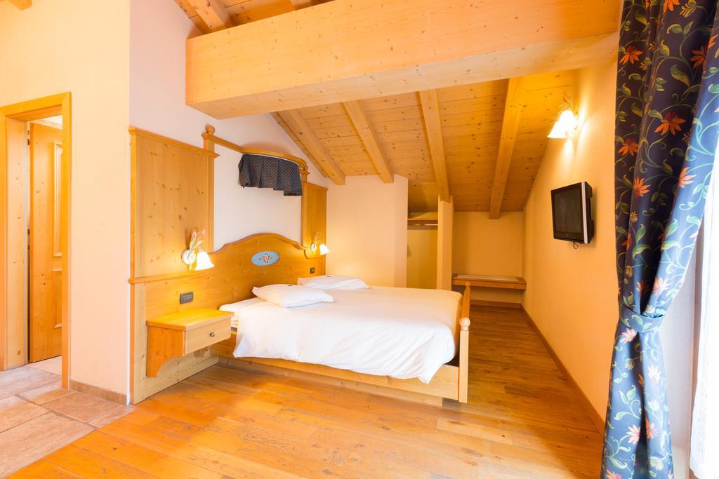 Hotel Pontiglia Livigno Bagian luar foto