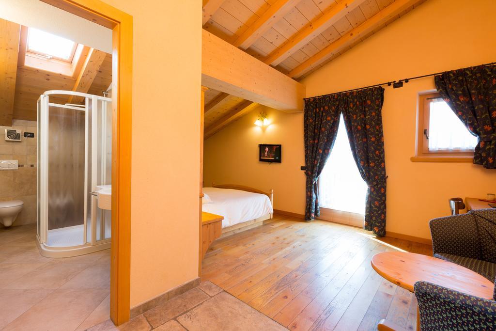 Hotel Pontiglia Livigno Bagian luar foto